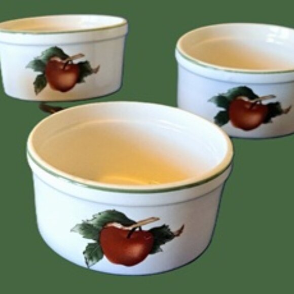 Individual Apple Souffle Cups/Ramekins - Picture 1 of 7